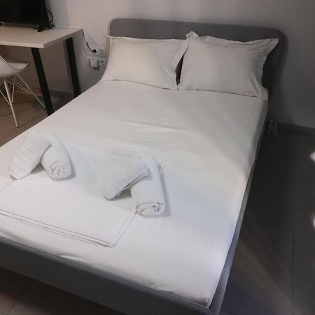 New Cozy Studio In Aigaleo Apartment Atena Exterior foto